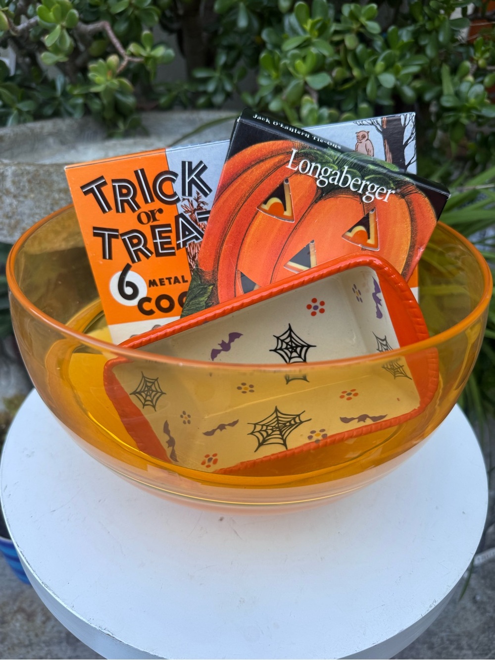 HALLOWEEN GOODIES LOT!